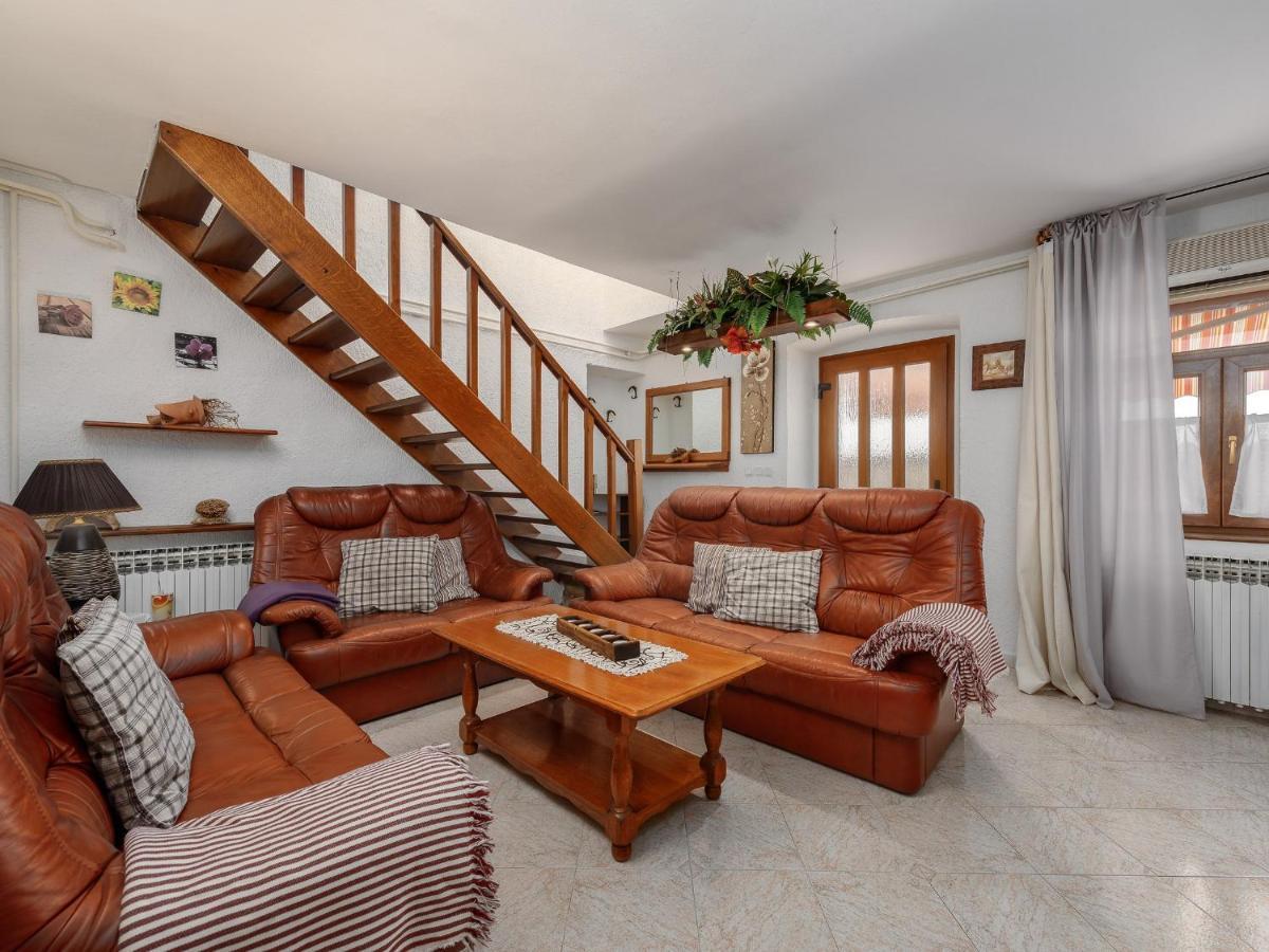 Casa Astrid By The Sea In Porec Exterior photo