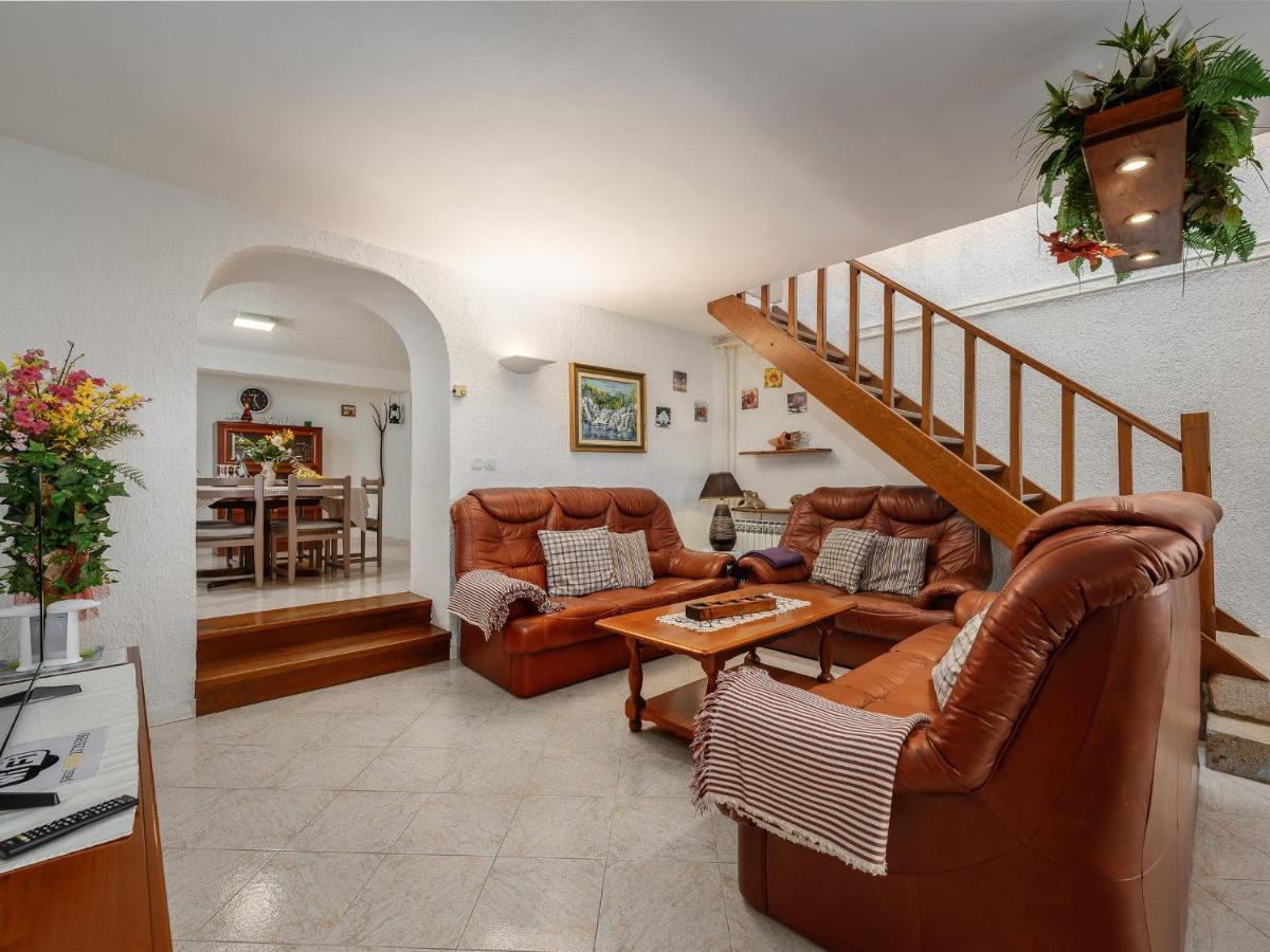 Casa Astrid By The Sea In Porec Exterior photo