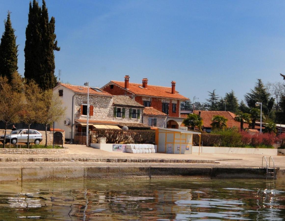 Casa Astrid By The Sea In Porec Exterior photo